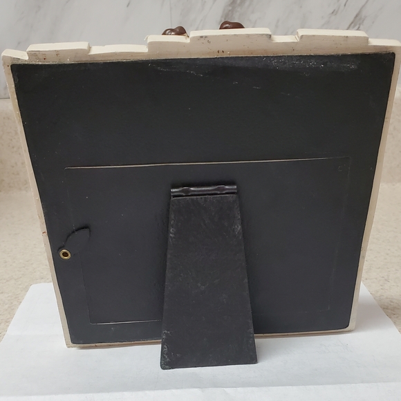 Warner Bros. Dog Frame - Brown and Cream Hector The Bulldog. 3-D Frame. - Picture 6 of 9